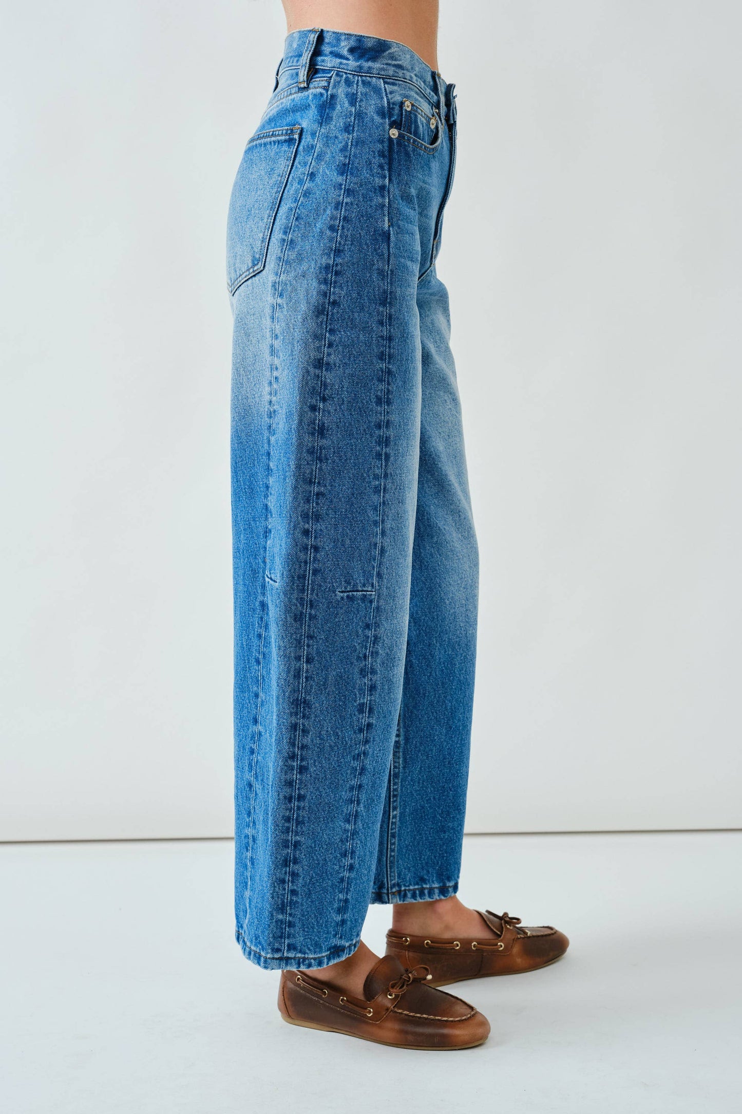 Relaxed Barrel Denim • Medium Wash