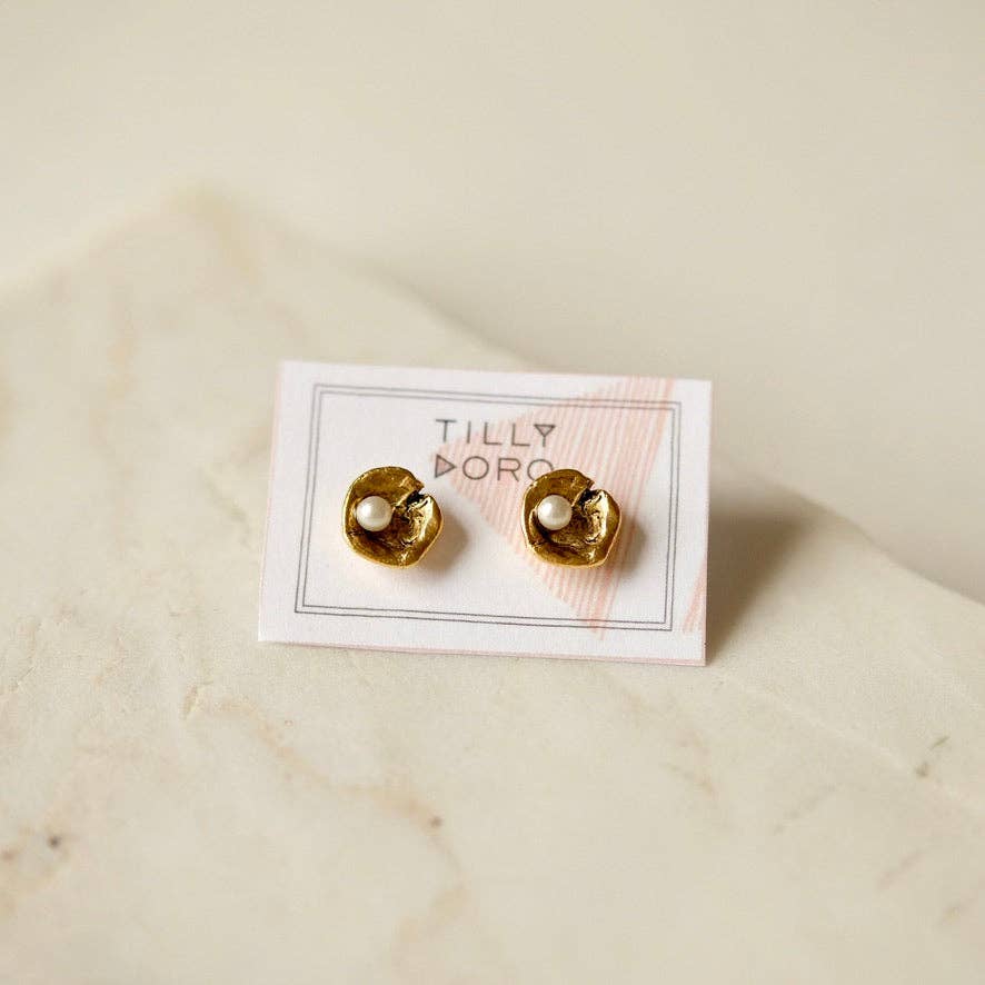 Tilly Doro Oyster Pearl Stud Earrings Gold