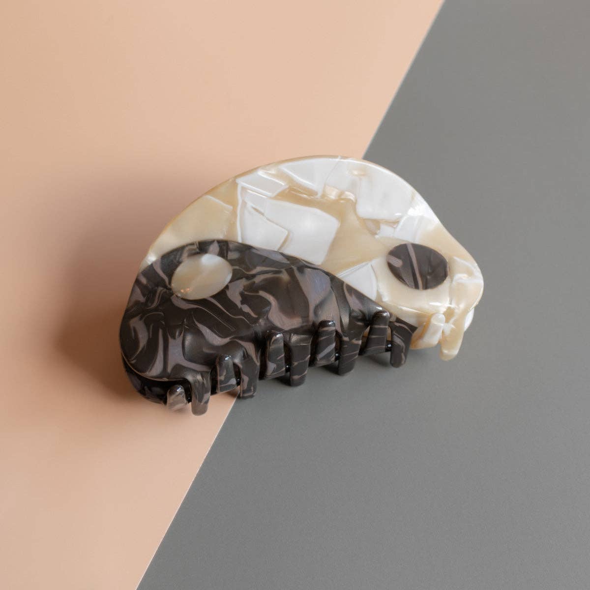 Yin-Yang Hair Claw Neutral