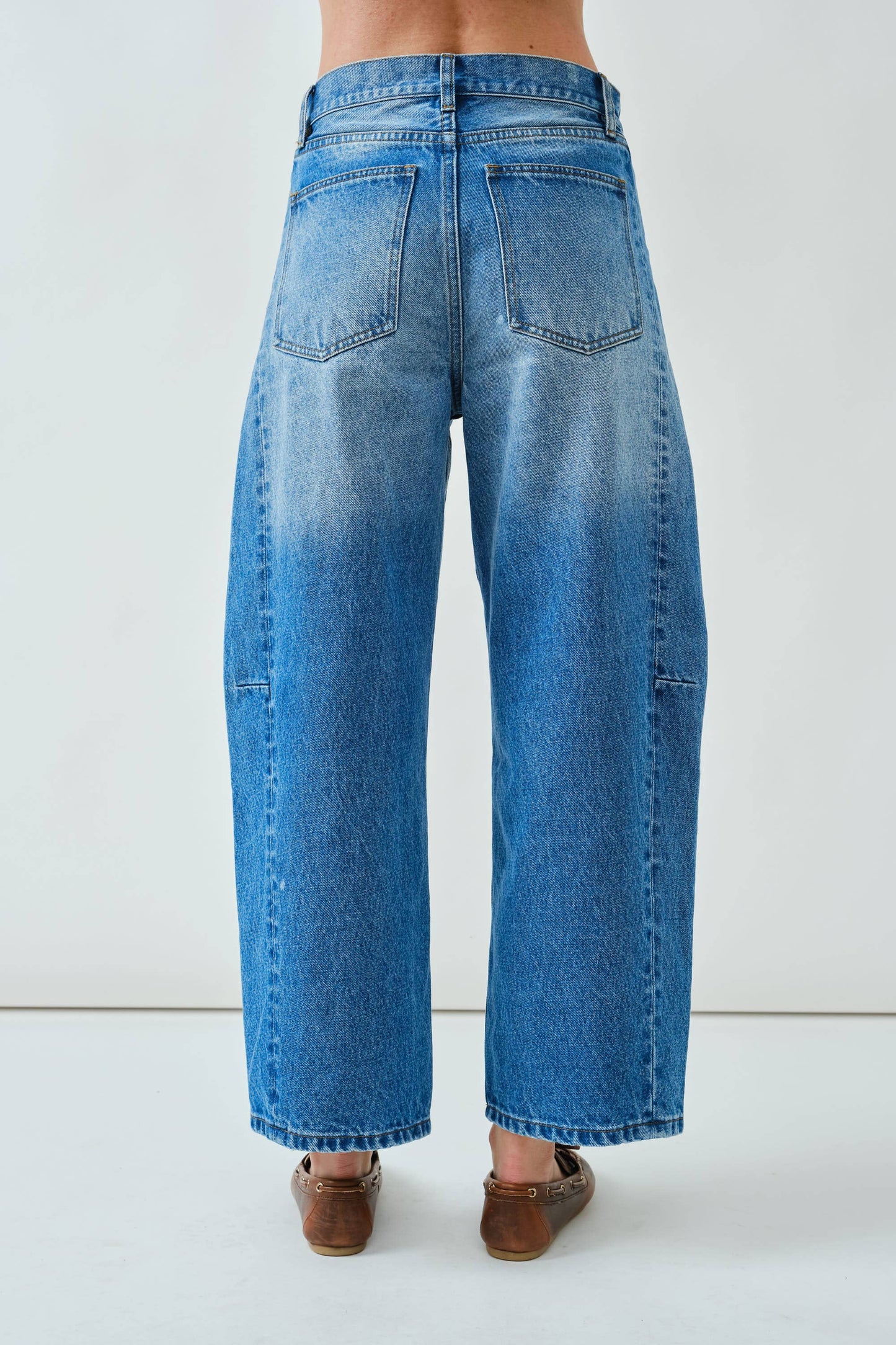 Relaxed Barrel Denim • Medium Wash
