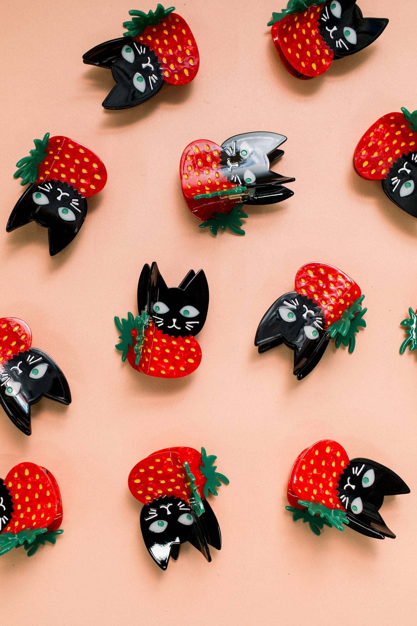 Strawberry Cat Hair Claw