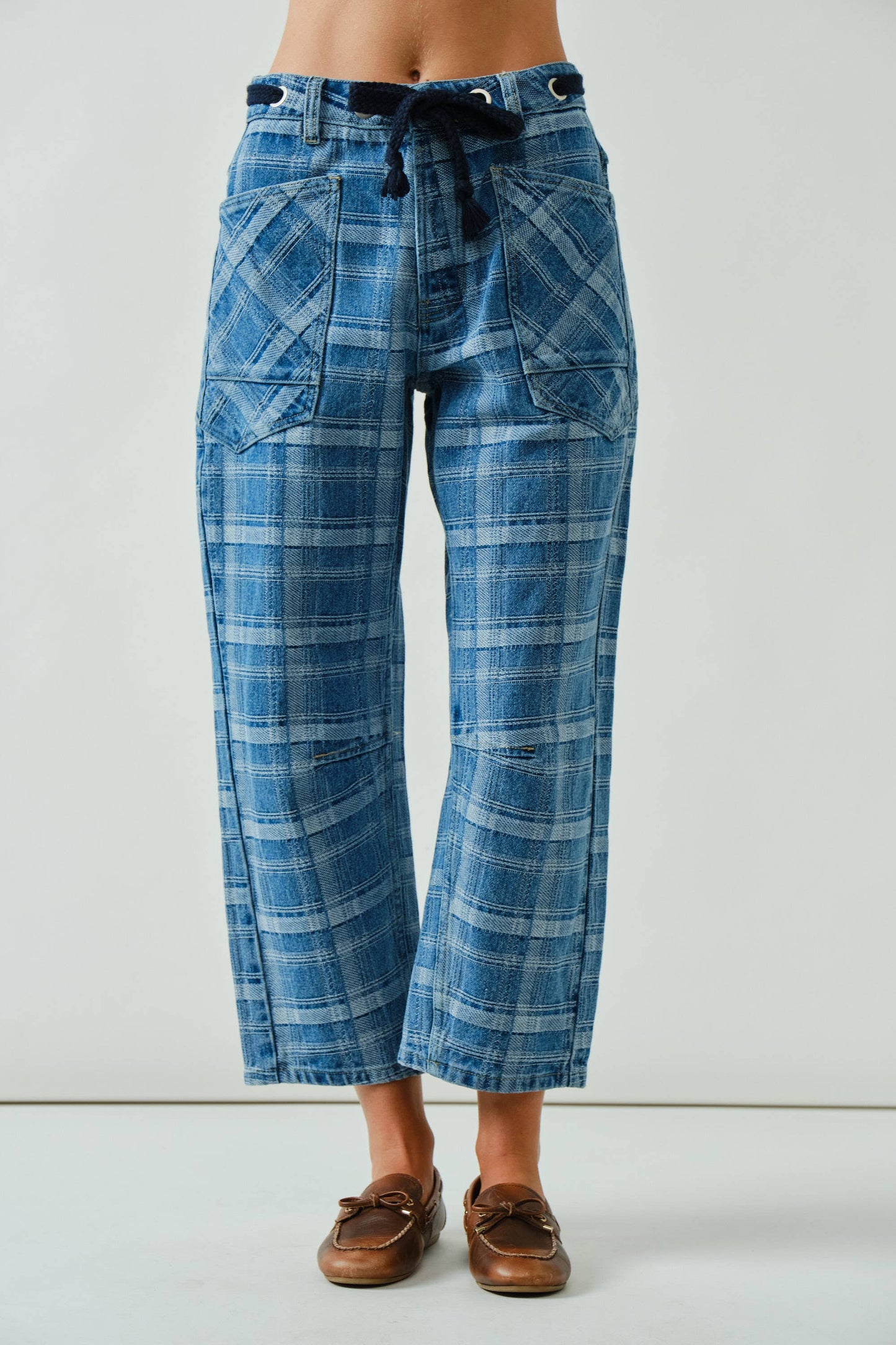 Crop Barrel Denim with Belt • Indigo Plaid