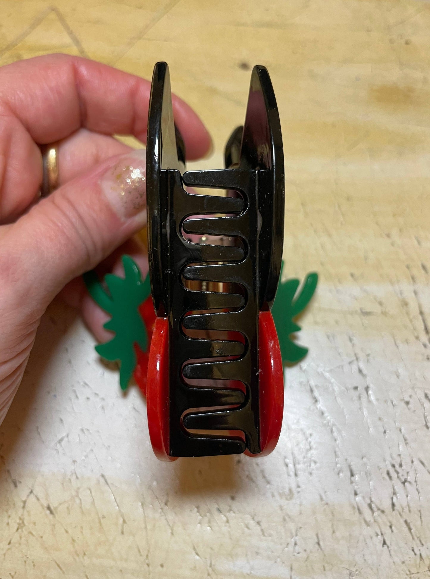 Strawberry Cat Hair Claw