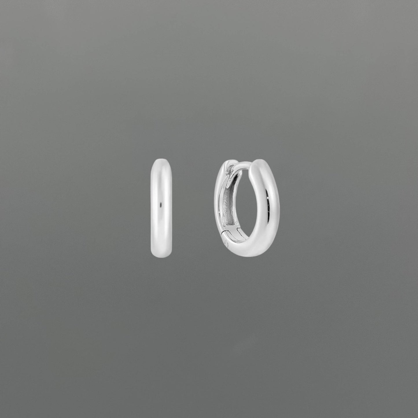 Luxe Simple Clicker Huggies: Silver