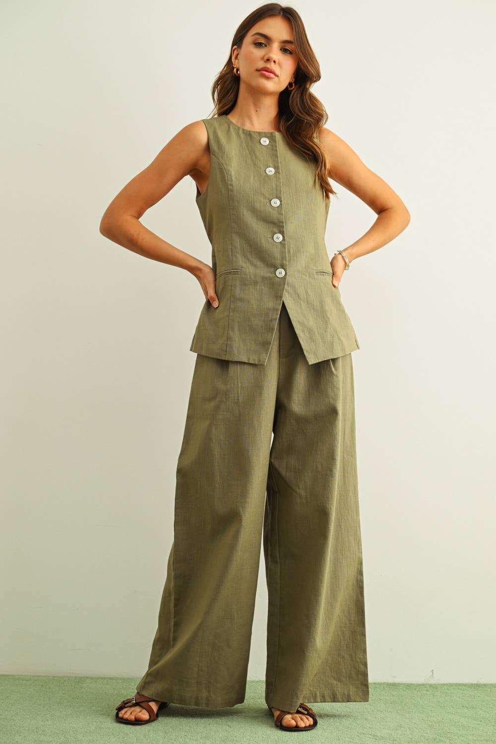 Pleated Linen Trousers • Olive