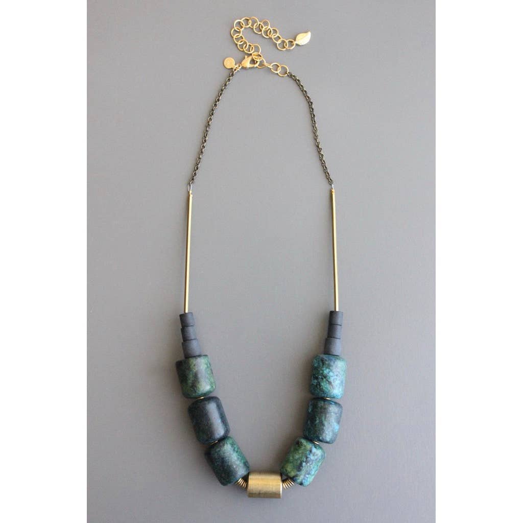 Geometric green and black stone barrel necklace