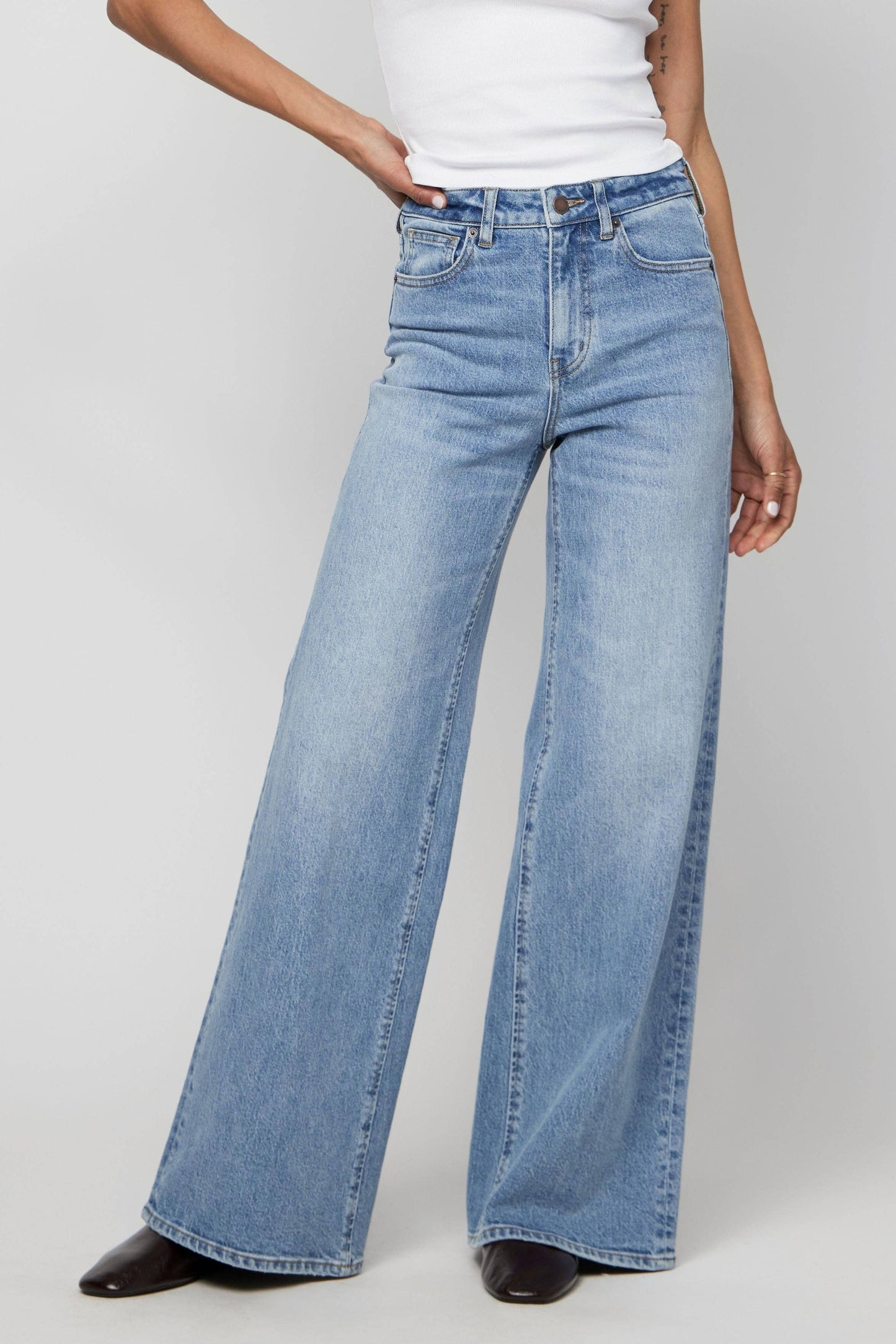 Oliver Logan • Andrews High Rise Extra Wide Leg • Classic Vintage