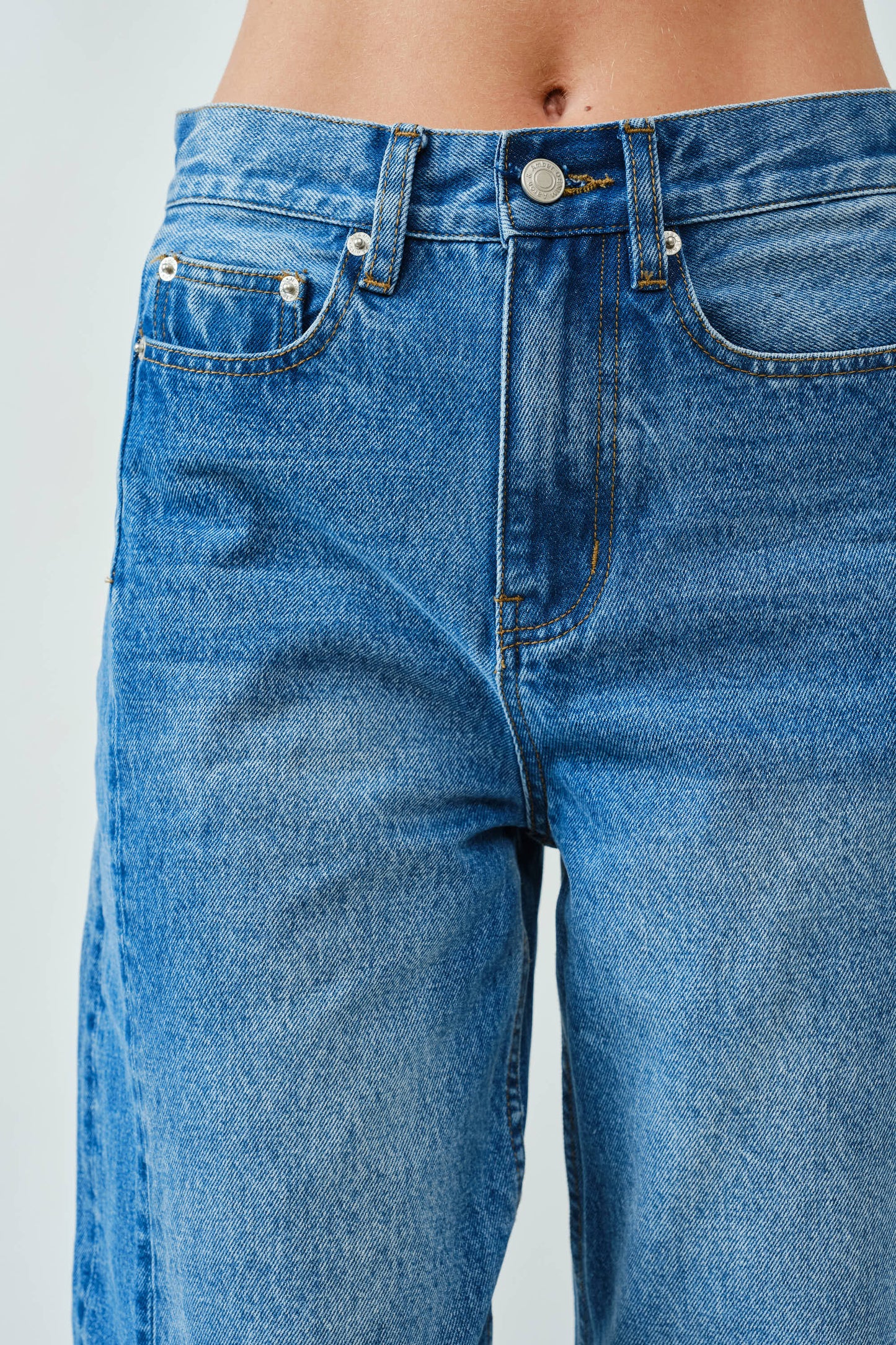 Relaxed Barrel Denim • Medium Wash
