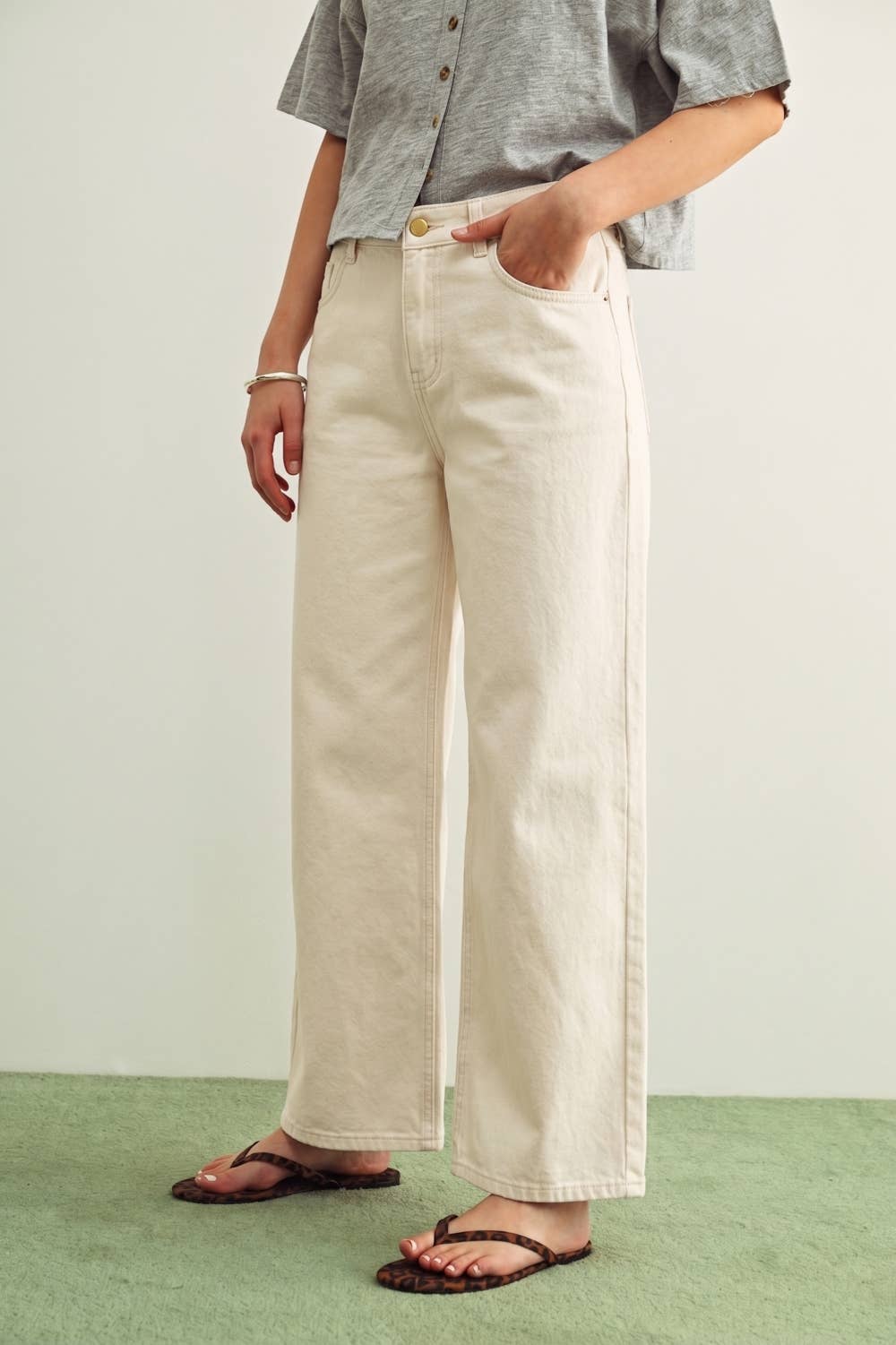 Relaxed Regular Wide Leg Jeans • Ecru