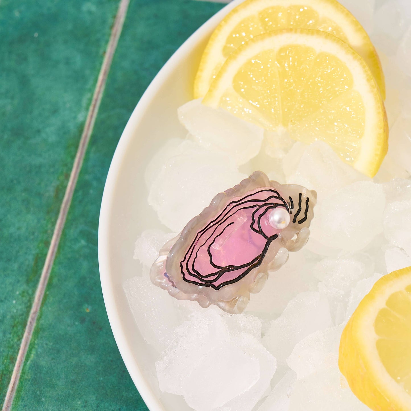 Jenny Lemons • Oyster Hair Claw Clip • Mini