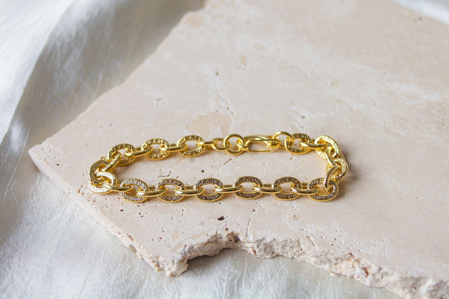 Dea Dia • Delara Pattern Chain Bracelet • Gold