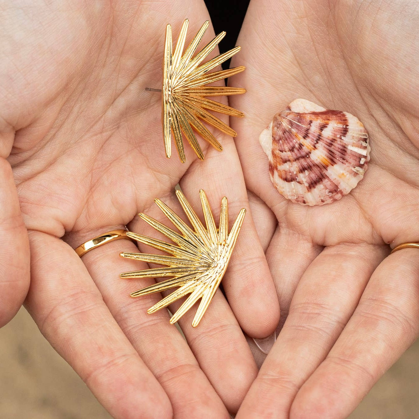 Palmier Stud Earrings • Gold