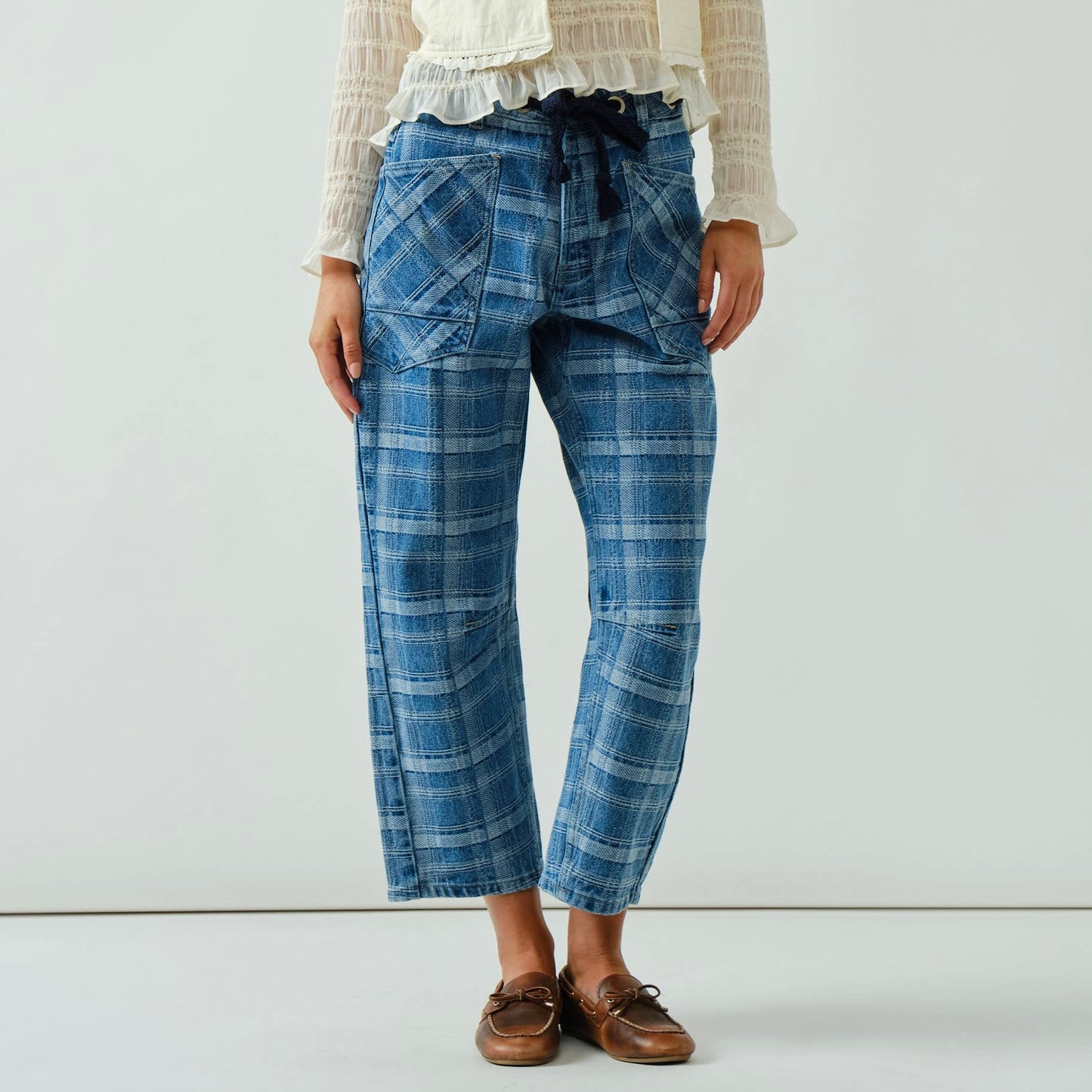 Crop Barrel Denim with Belt • Indigo Plaid