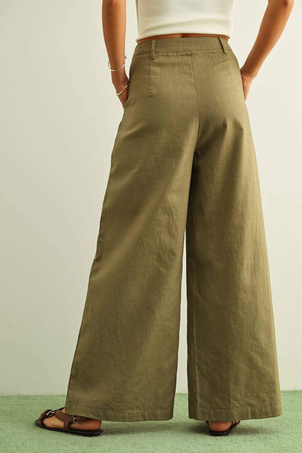 Pleated Linen Trousers • Olive