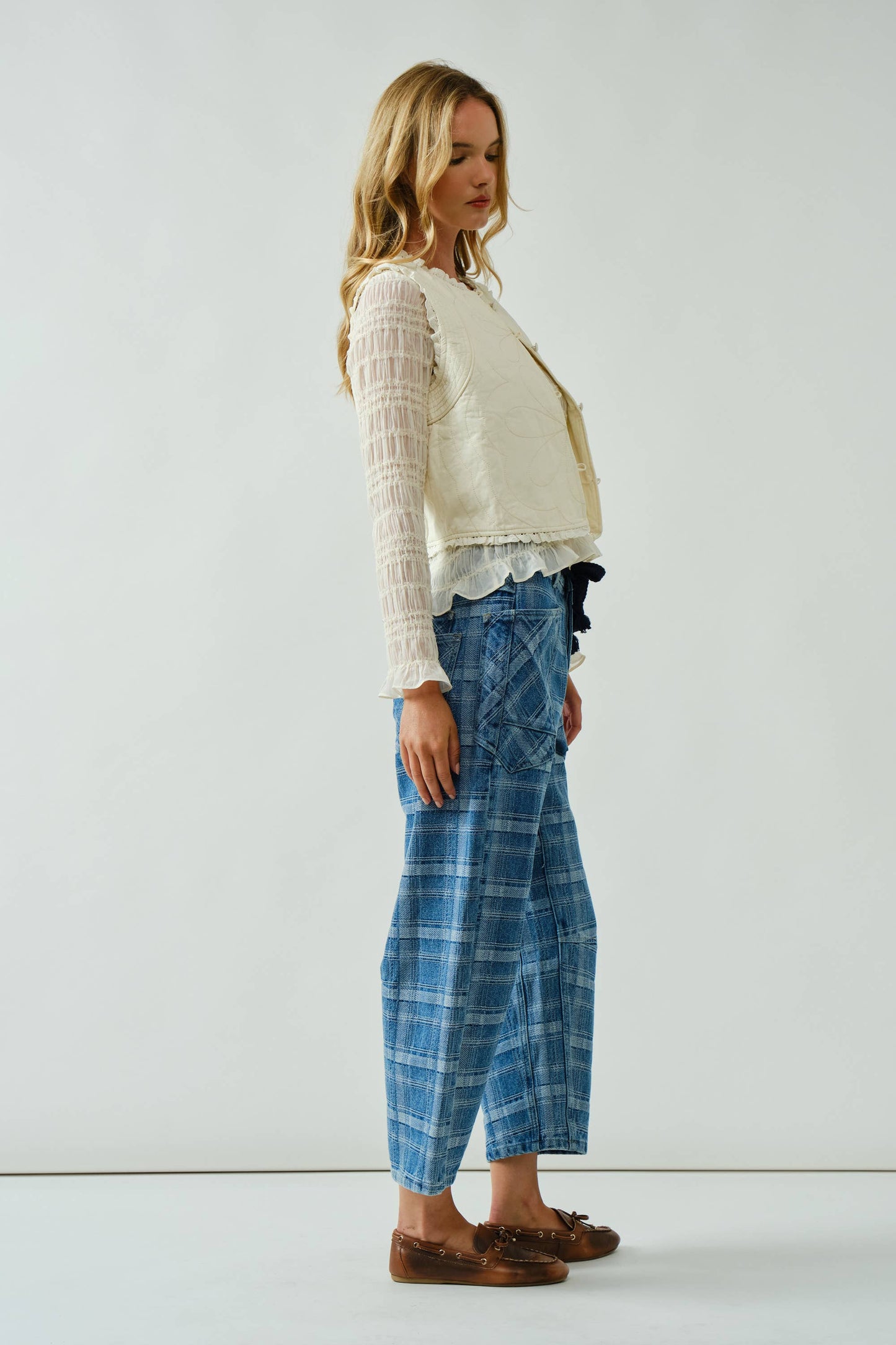 Crop Barrel Denim with Belt • Indigo Plaid