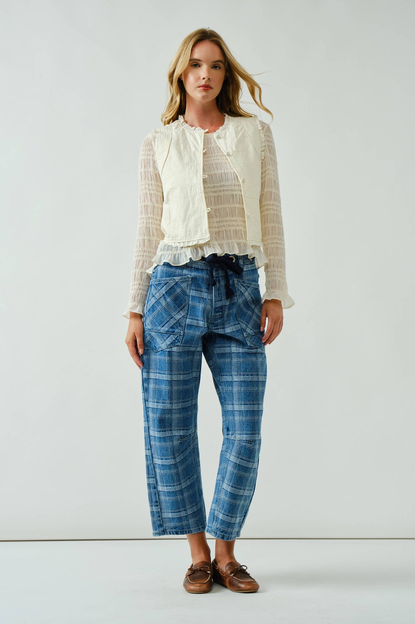 Crop Barrel Denim with Belt • Indigo Plaid