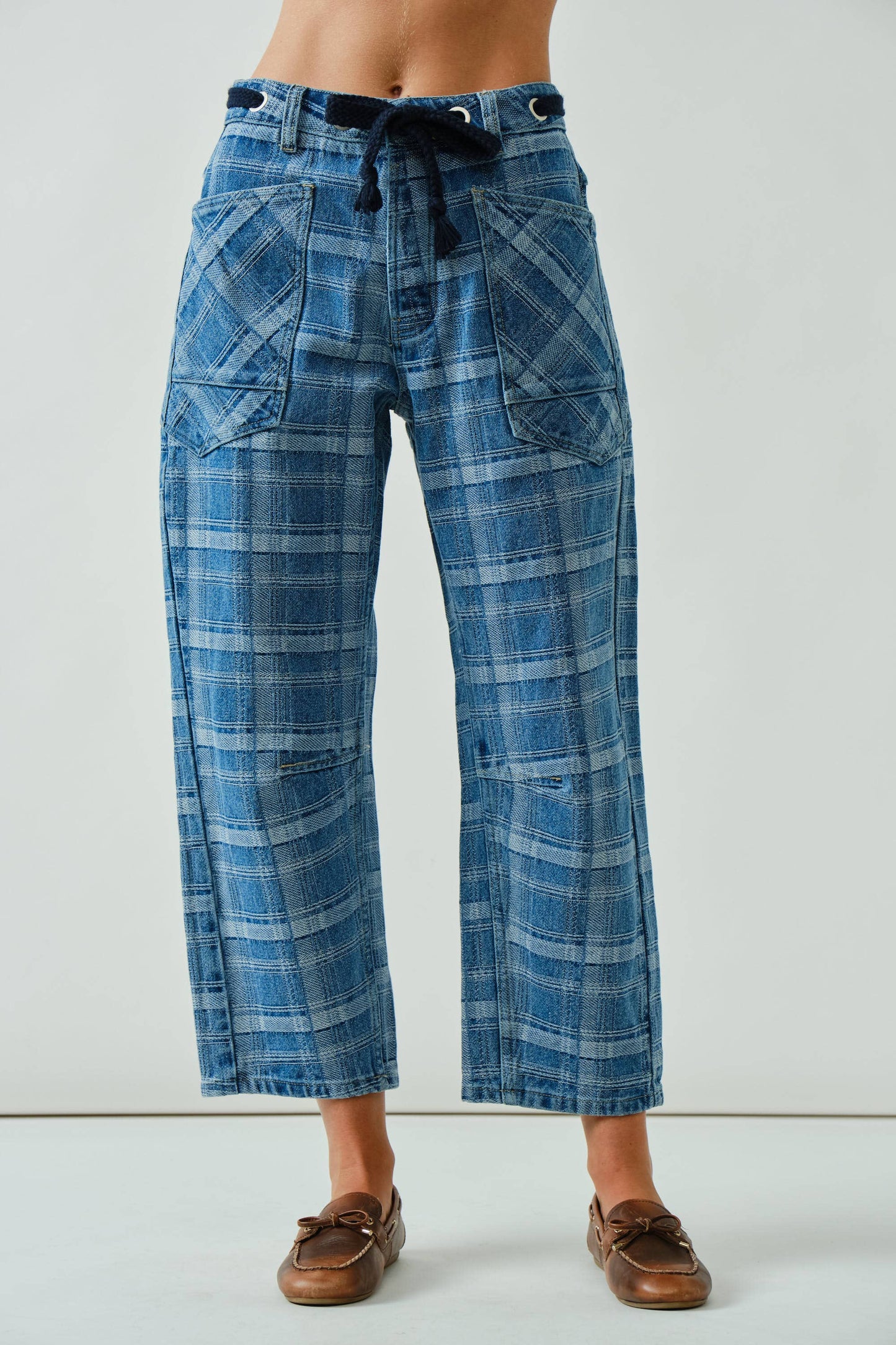 Crop Barrel Denim with Belt • Indigo Plaid