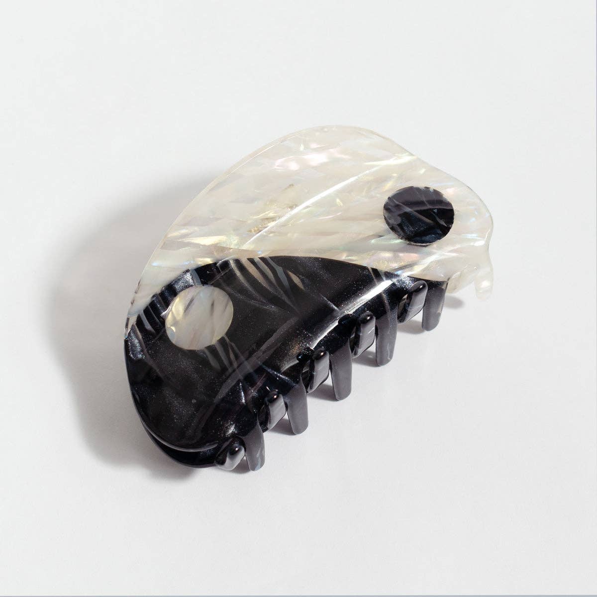Yin-Yang Hair Claw Iridescent