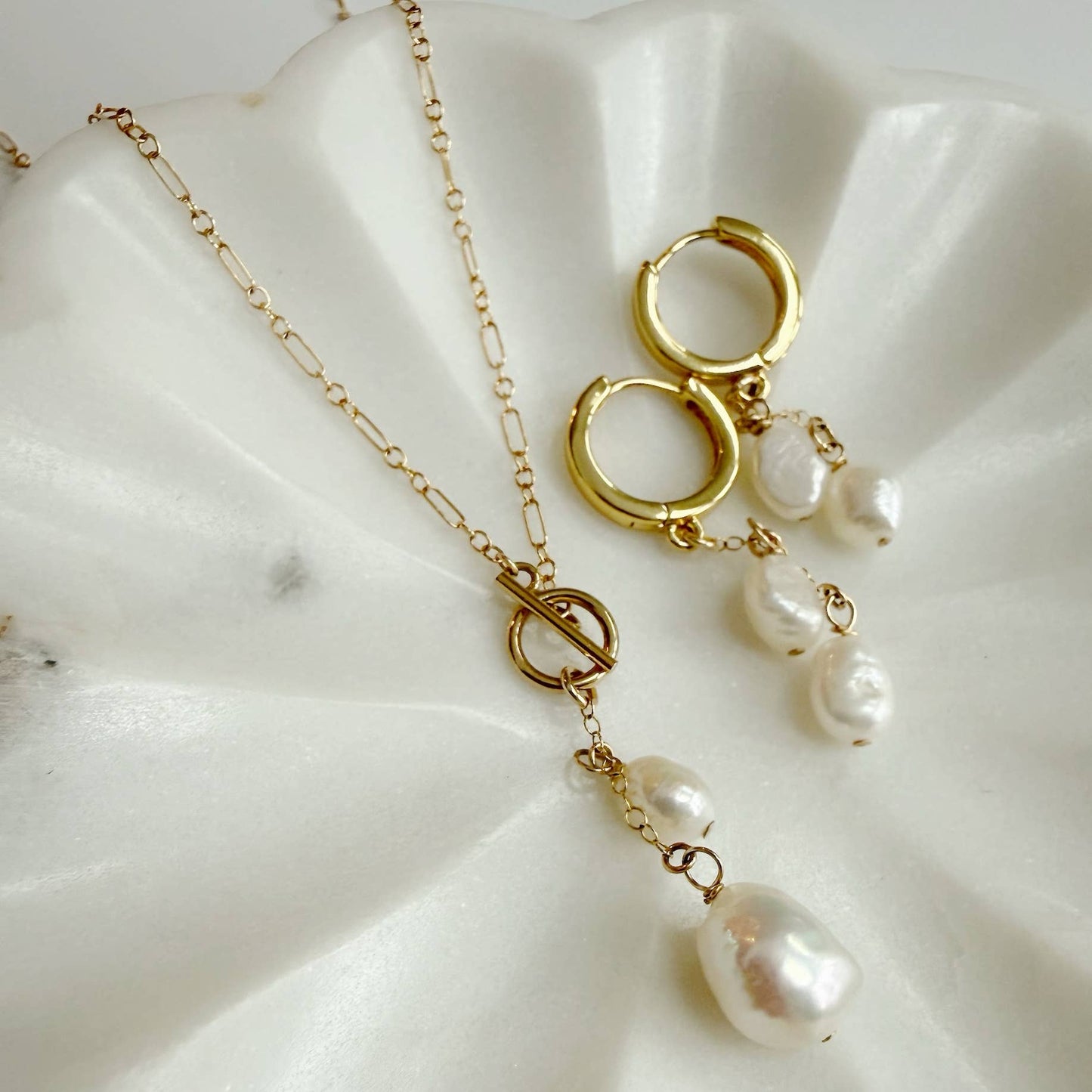 Brynn Pearl Toggle Necklace • Gold Filled