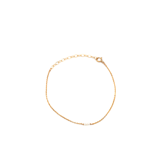 Dainty Three Pearl Bracelet Gold